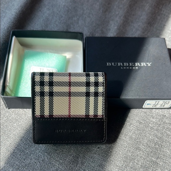 Burberry Coin Holder Nova Check - Picture 1 of 9